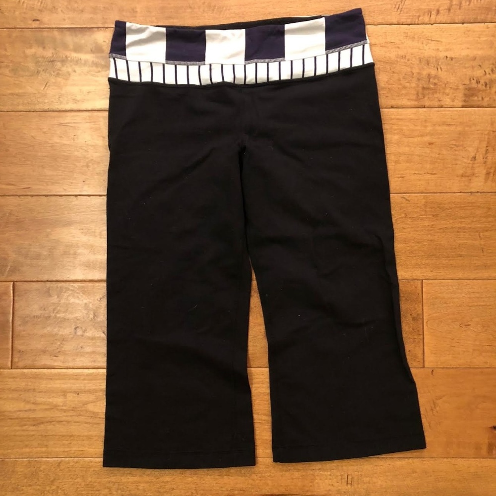 Lululemon black cropped leggings w/ striped band